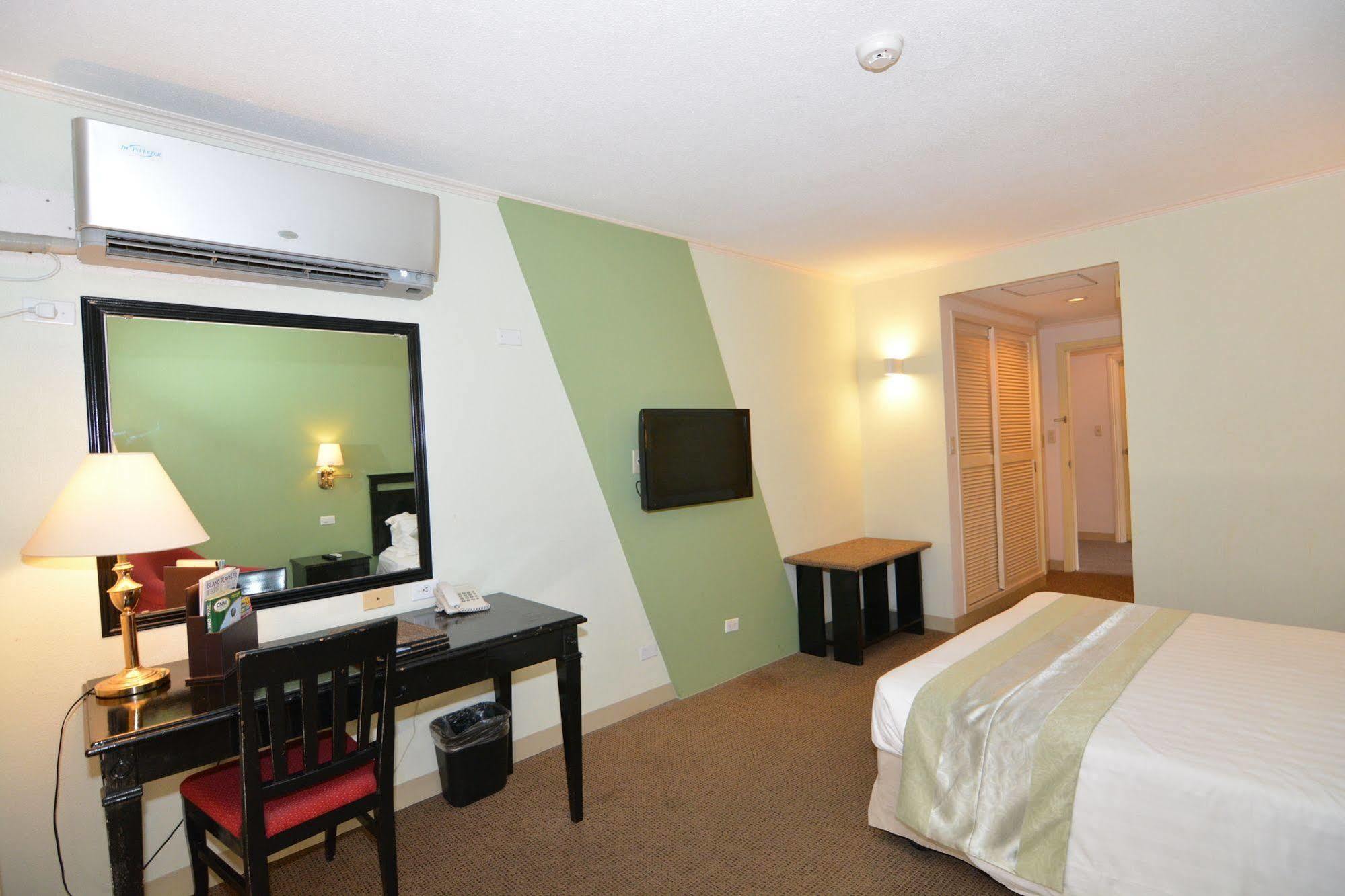 Century Hotel Garapan Eksteriør bilde